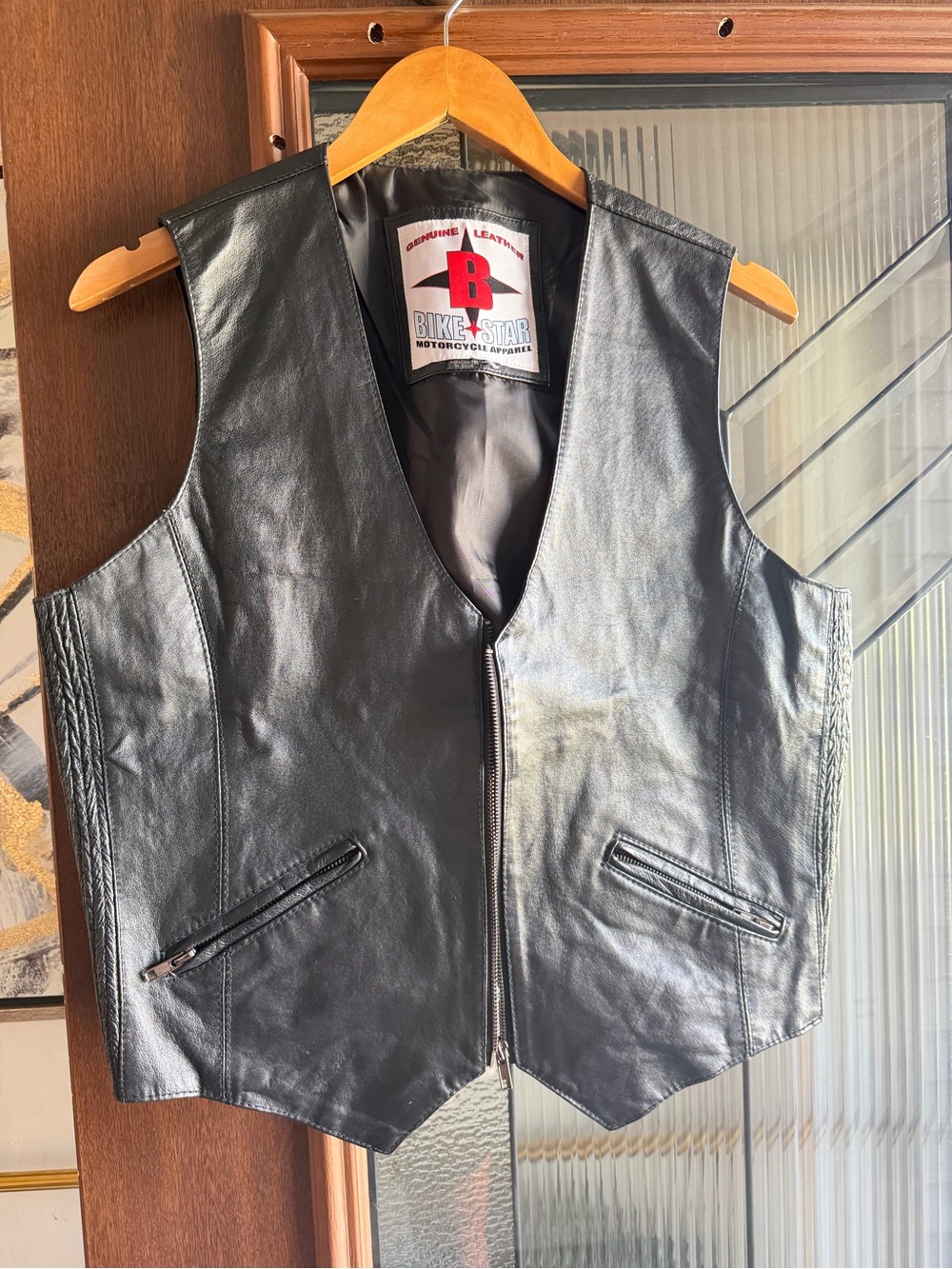 BikeStar Genuine Leather Motorcycle Vest – Men’s M/L – Black